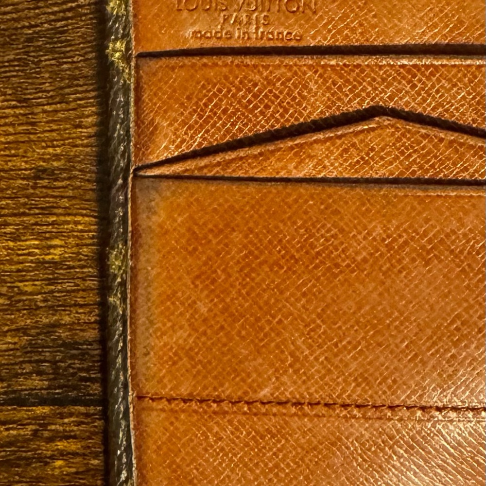 Authentic Vintage Louis Vuitton 1987 Elise Wallet - Picture 4 of 9